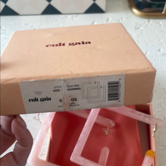 Cult Gaia Adeline Square Pink Earrings - Picture 2 of 8